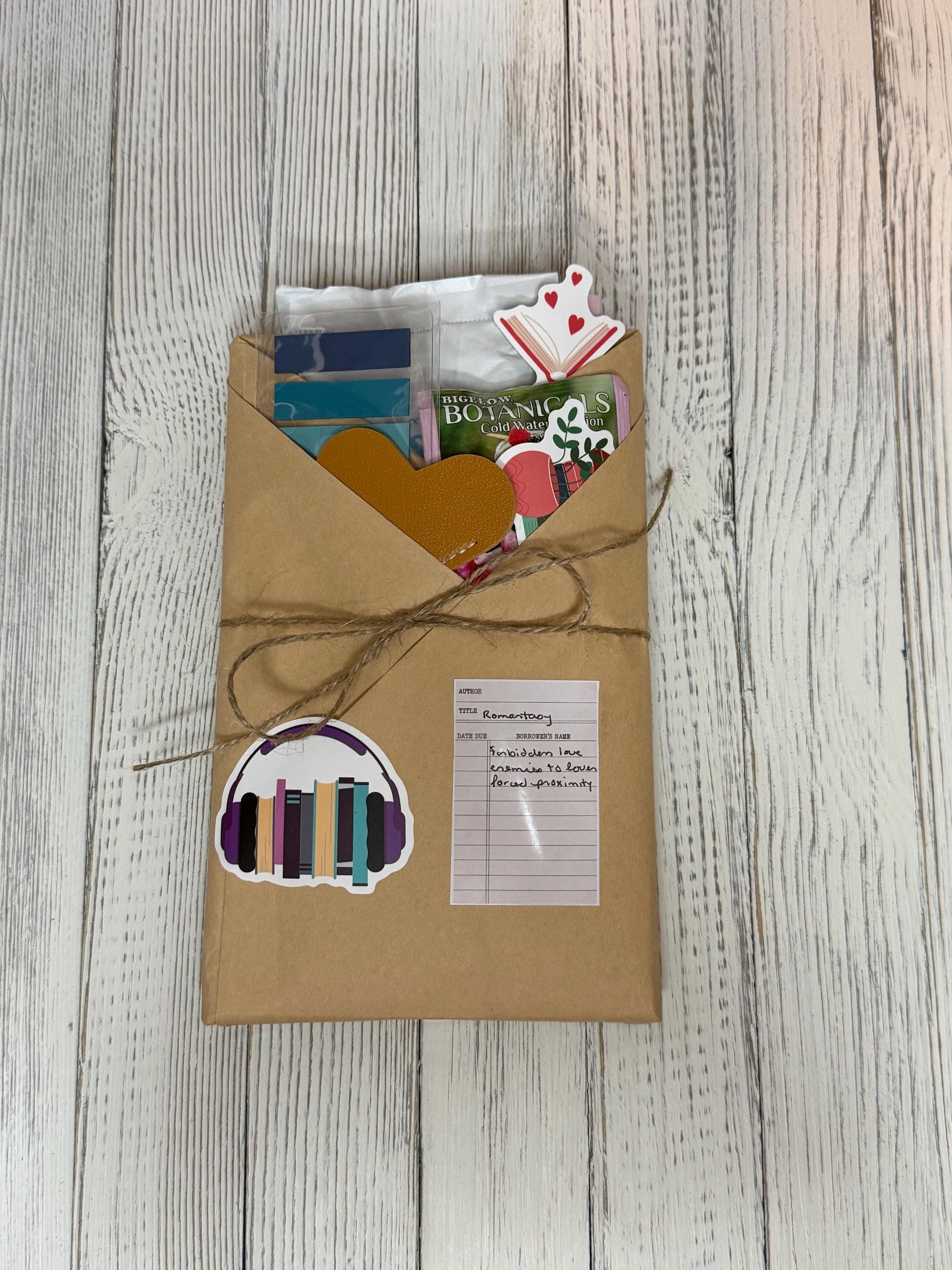 Blind Date With a Book | Mystery Wrapped Book Gift | Romance, Thriller, Fantasy & More!